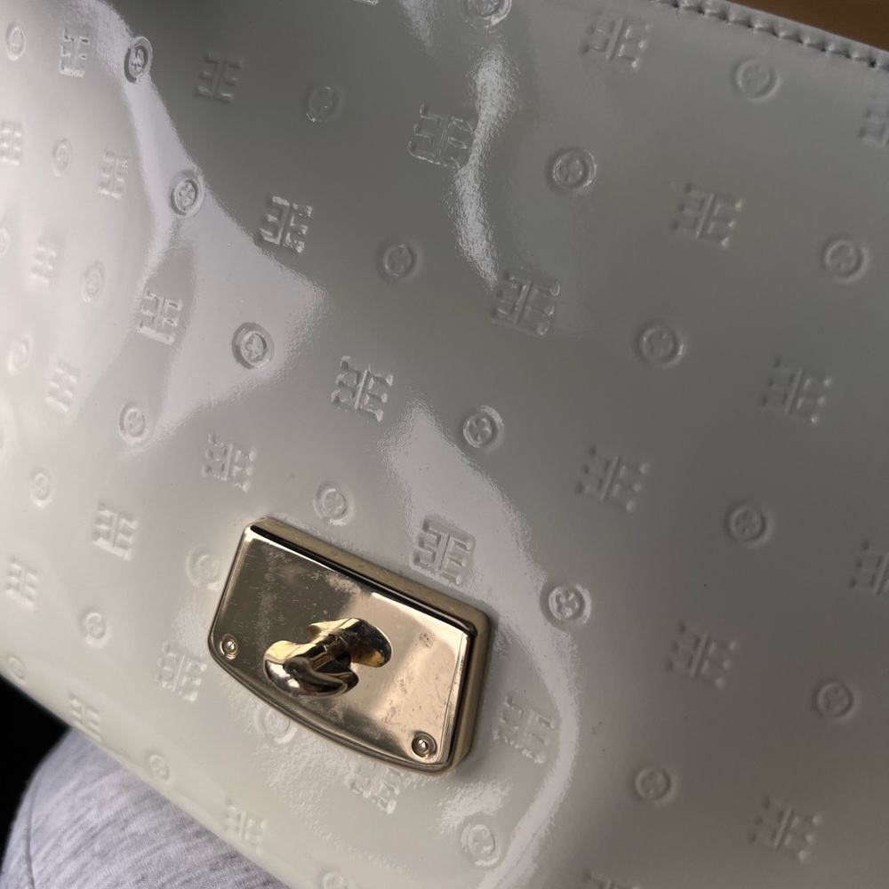Arcadia Leather Crossbody Bag - Picture 9 of 12